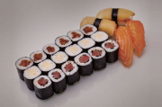 Fukuoka SushiFun box (22 pcs - hot)